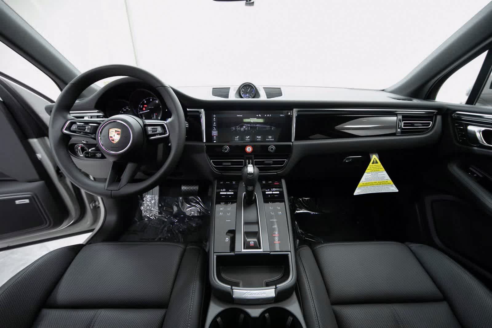 Thumbnail: 2025 Porsche Macan - 13