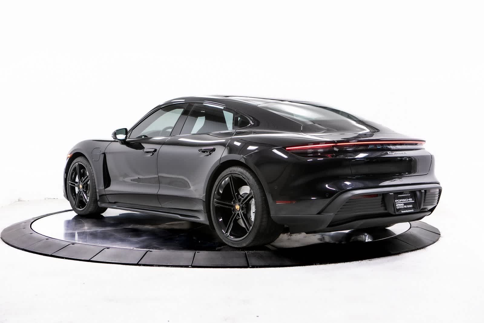2024 Porsche Taycan 4S photo 2