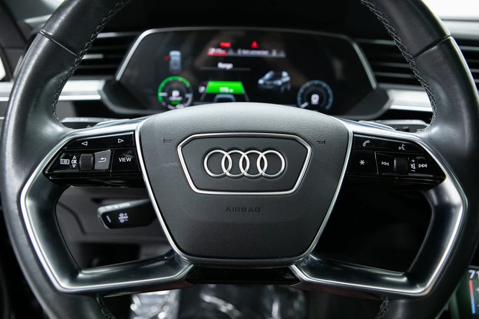 Thumbnail: 2022 Audi e-tron - 14