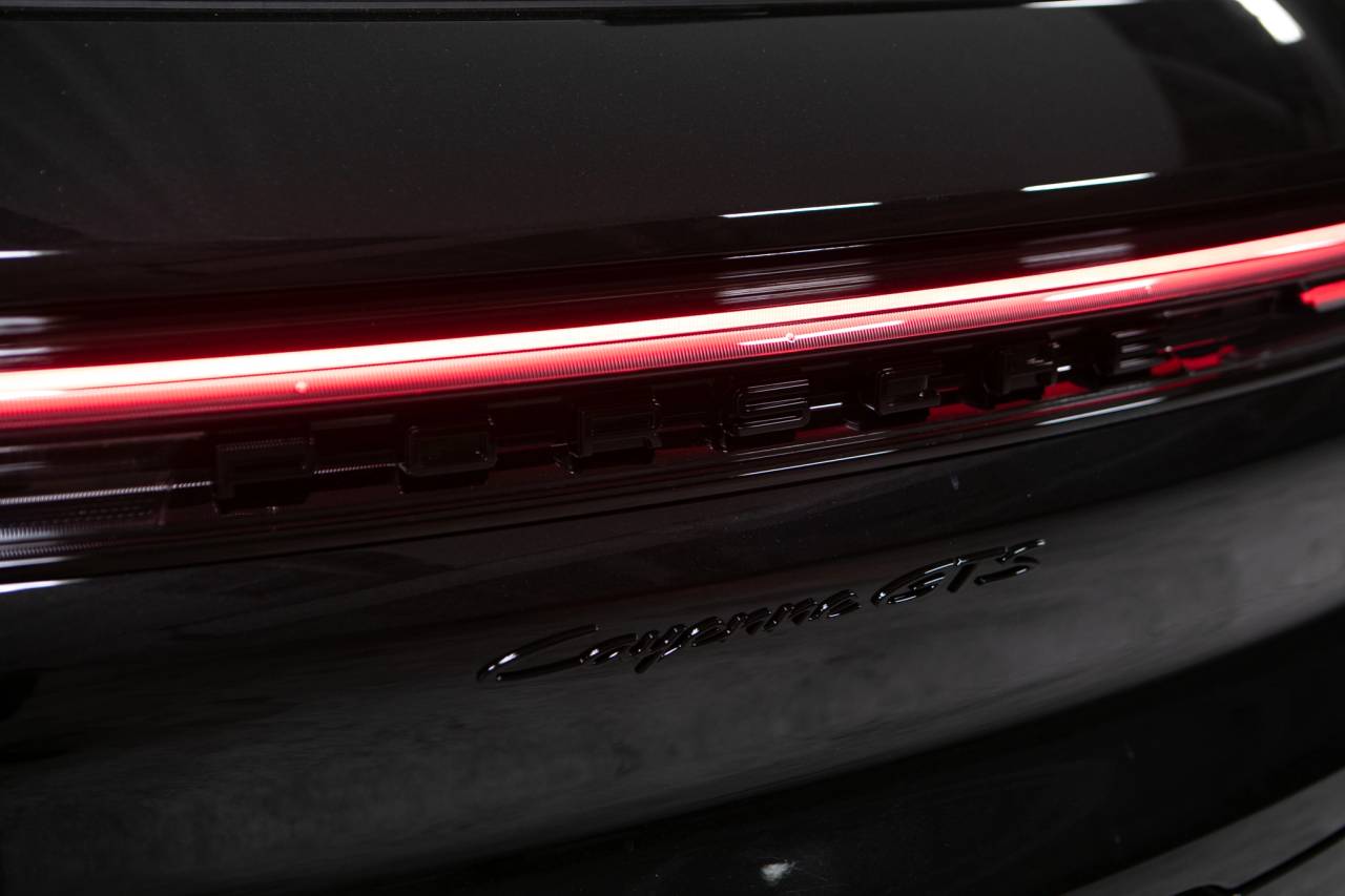 Thumbnail: 2026 Porsche Cayenne - 16