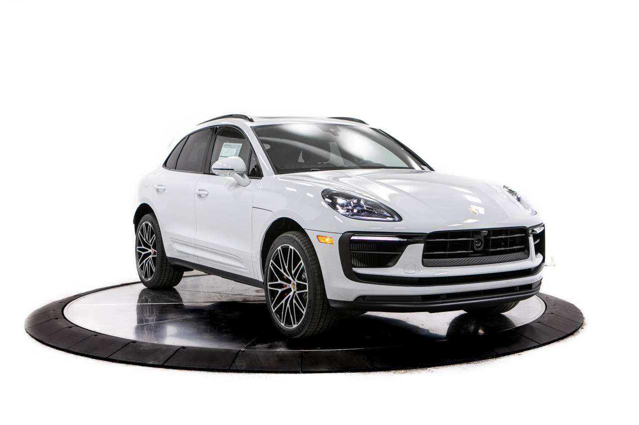 Thumbnail: 2026 Porsche Macan - 9