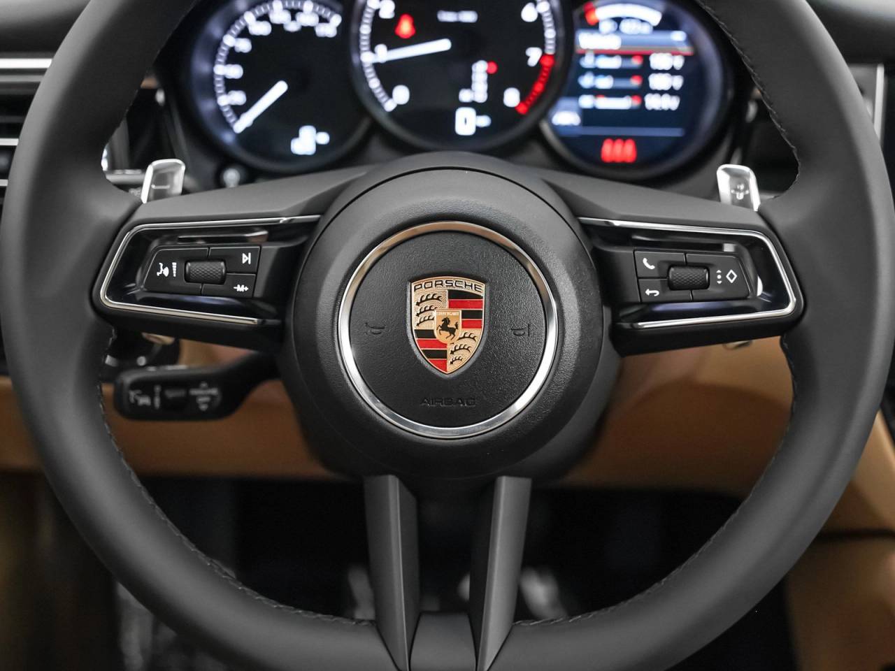 Thumbnail: 2025 Porsche Macan - 17