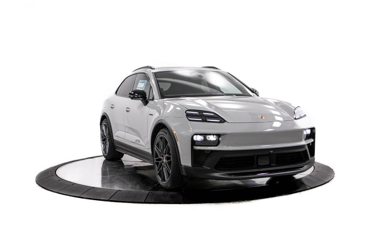 Thumbnail: 2026 Porsche Macan - 9