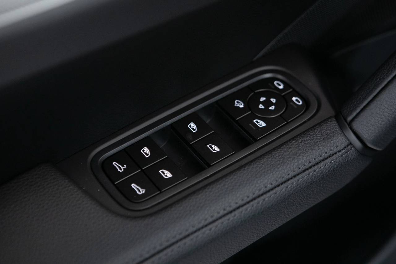 Thumbnail: 2026 Porsche  - 25