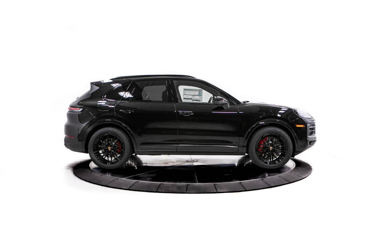 Thumbnail: 2026 Porsche Cayenne - 8