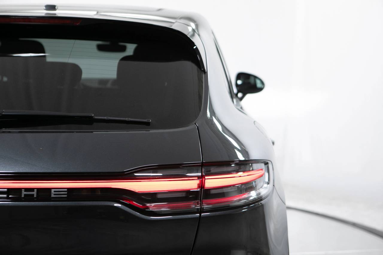 Thumbnail: 2026 Porsche Macan - 18