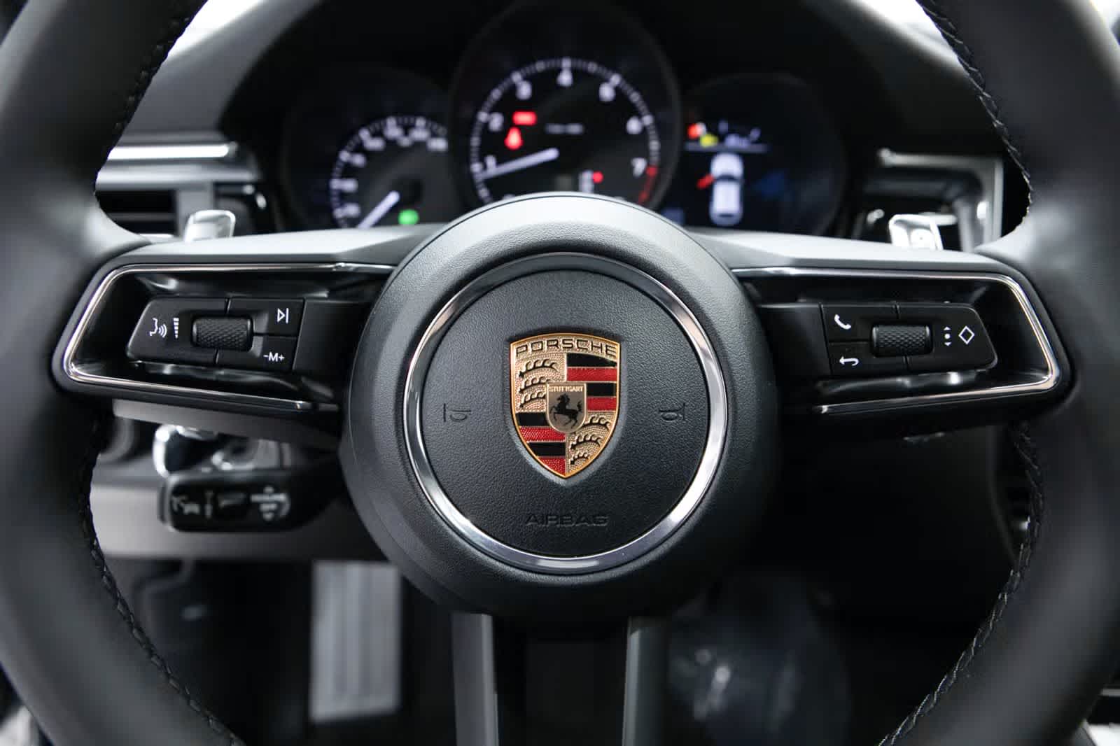 Thumbnail: 2026 Porsche Macan - 14