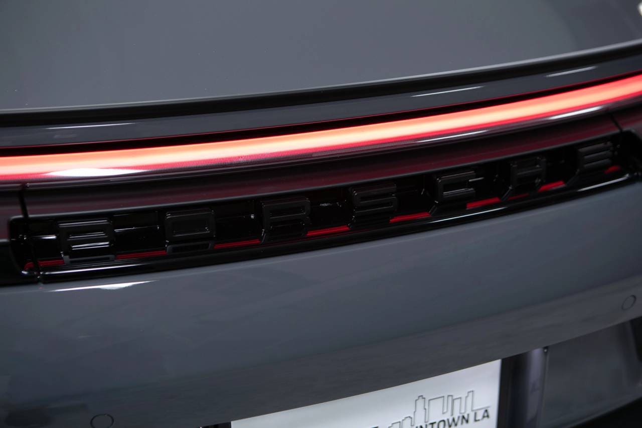 Thumbnail: 2026 Porsche 911 - 15