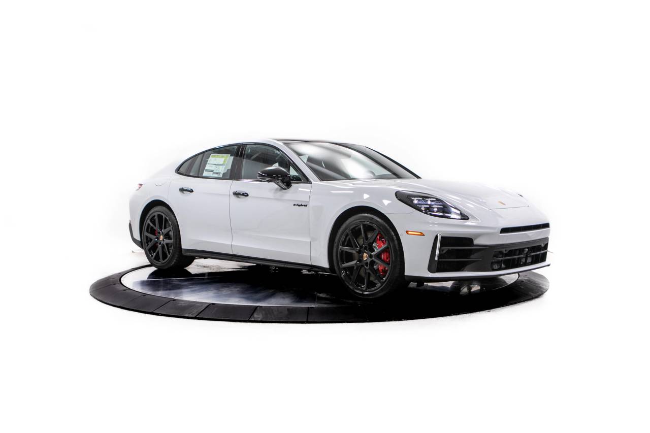 Thumbnail: 2026 Porsche Panamera - 9