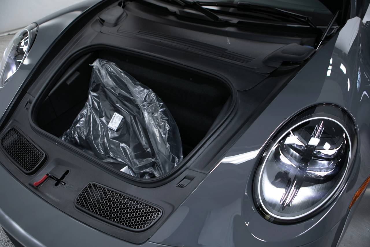 Thumbnail: 2026 Porsche 911 - 35