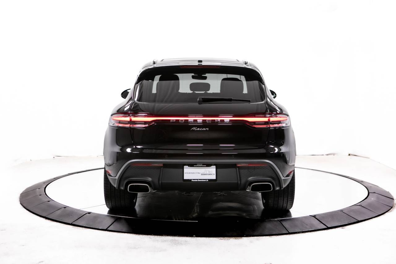 2026 Porsche Macan T photo 4