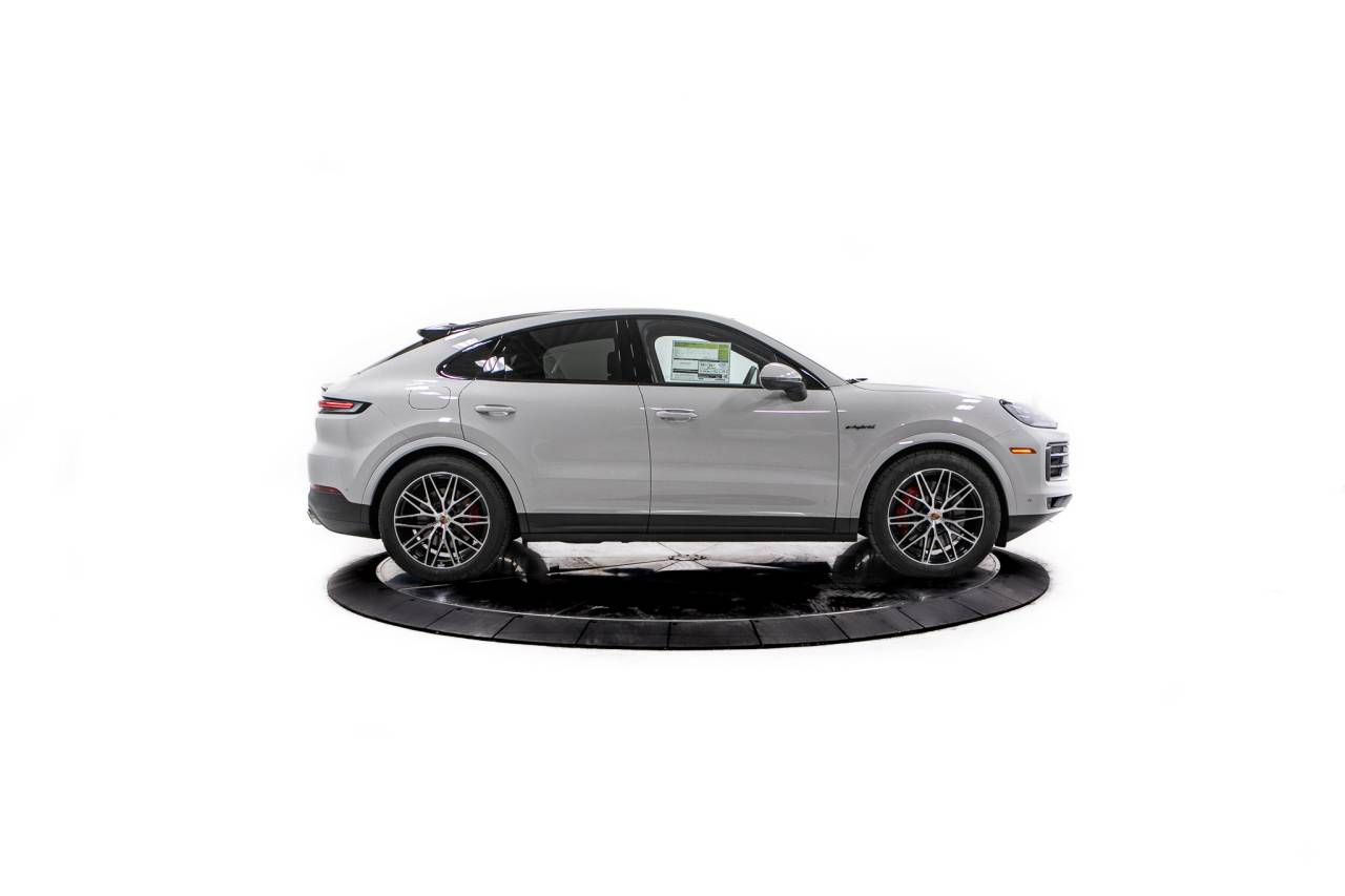 Thumbnail: 2026 Porsche  - 8