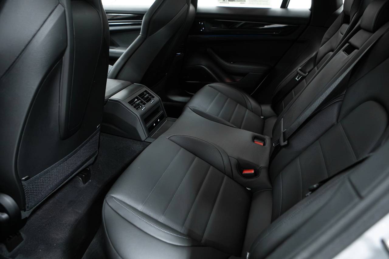 Thumbnail: 2026 Porsche Panamera - 34