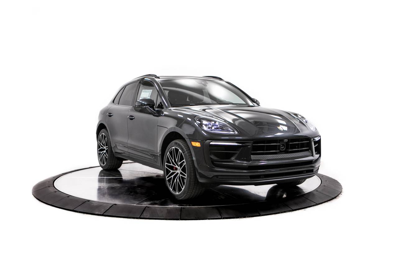 Thumbnail: 2026 Porsche Macan - 9
