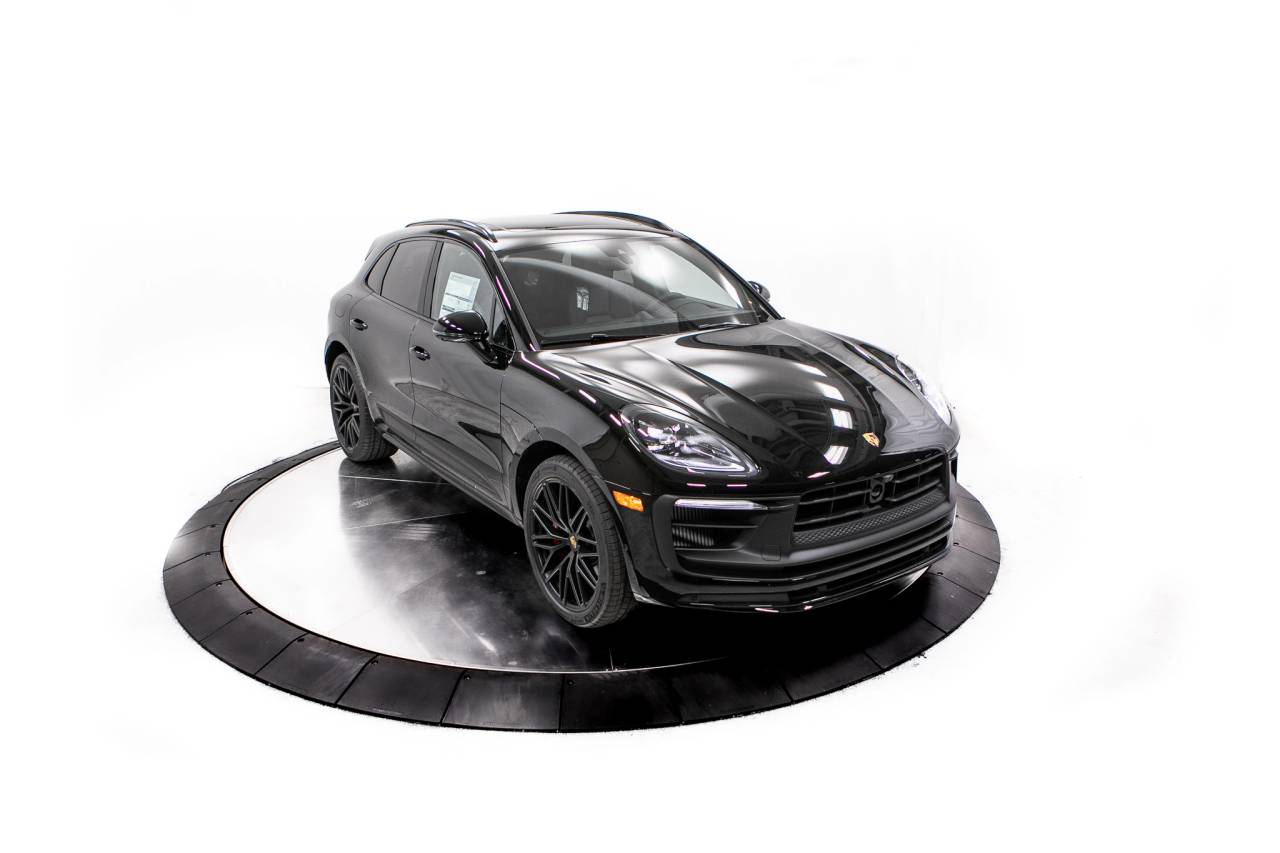 Thumbnail: 2026 Porsche Macan - 19