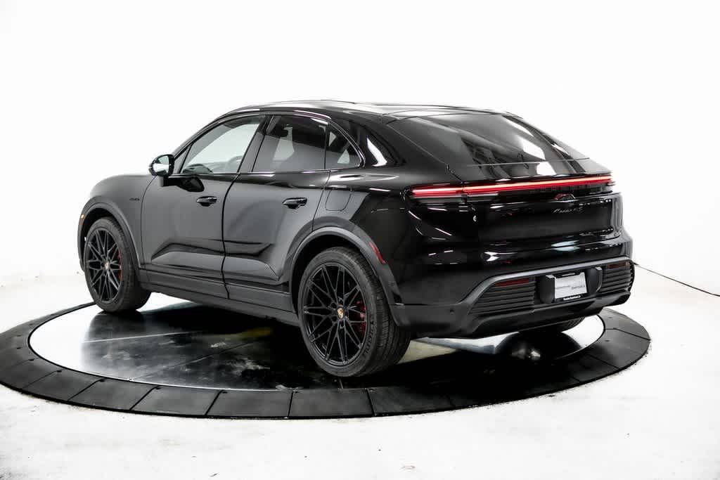 Thumbnail: 2025 Porsche Macan - 3