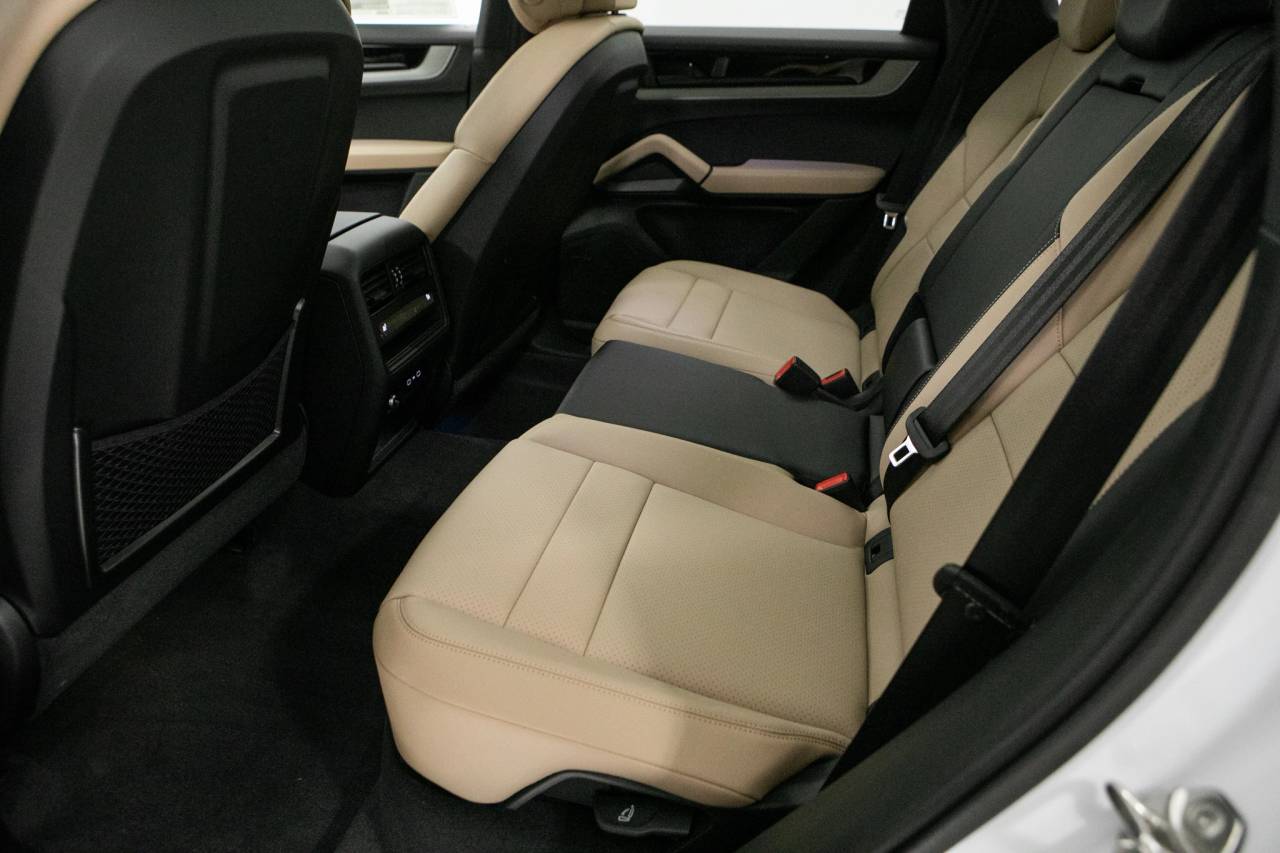 Thumbnail: 2026 Porsche Cayenne - 34