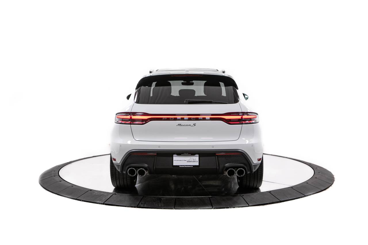 Thumbnail: 2026 Porsche Macan - 6