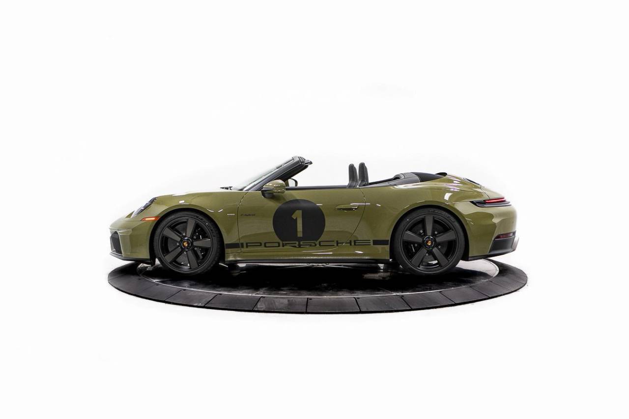 Thumbnail: 2026 Porsche 911 - 2