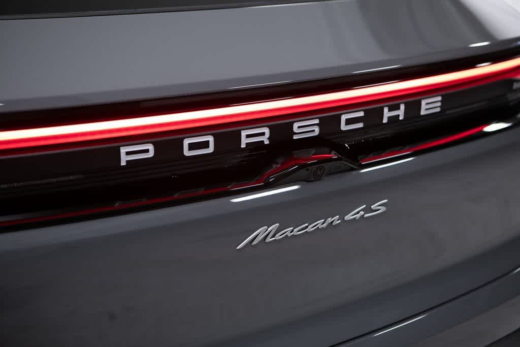 Thumbnail: 2025 Porsche Macan - 36