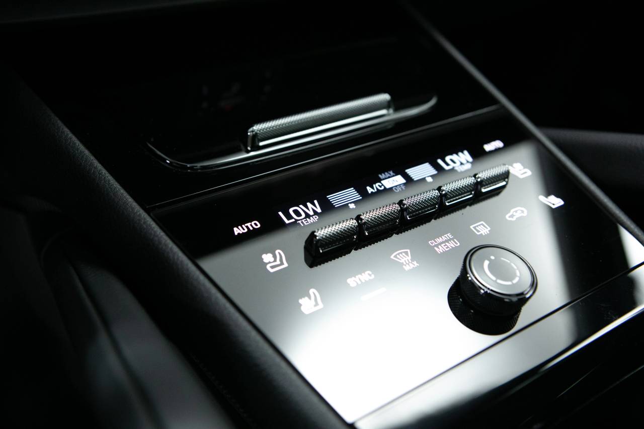 Thumbnail: 2025 Porsche Cayenne - 30