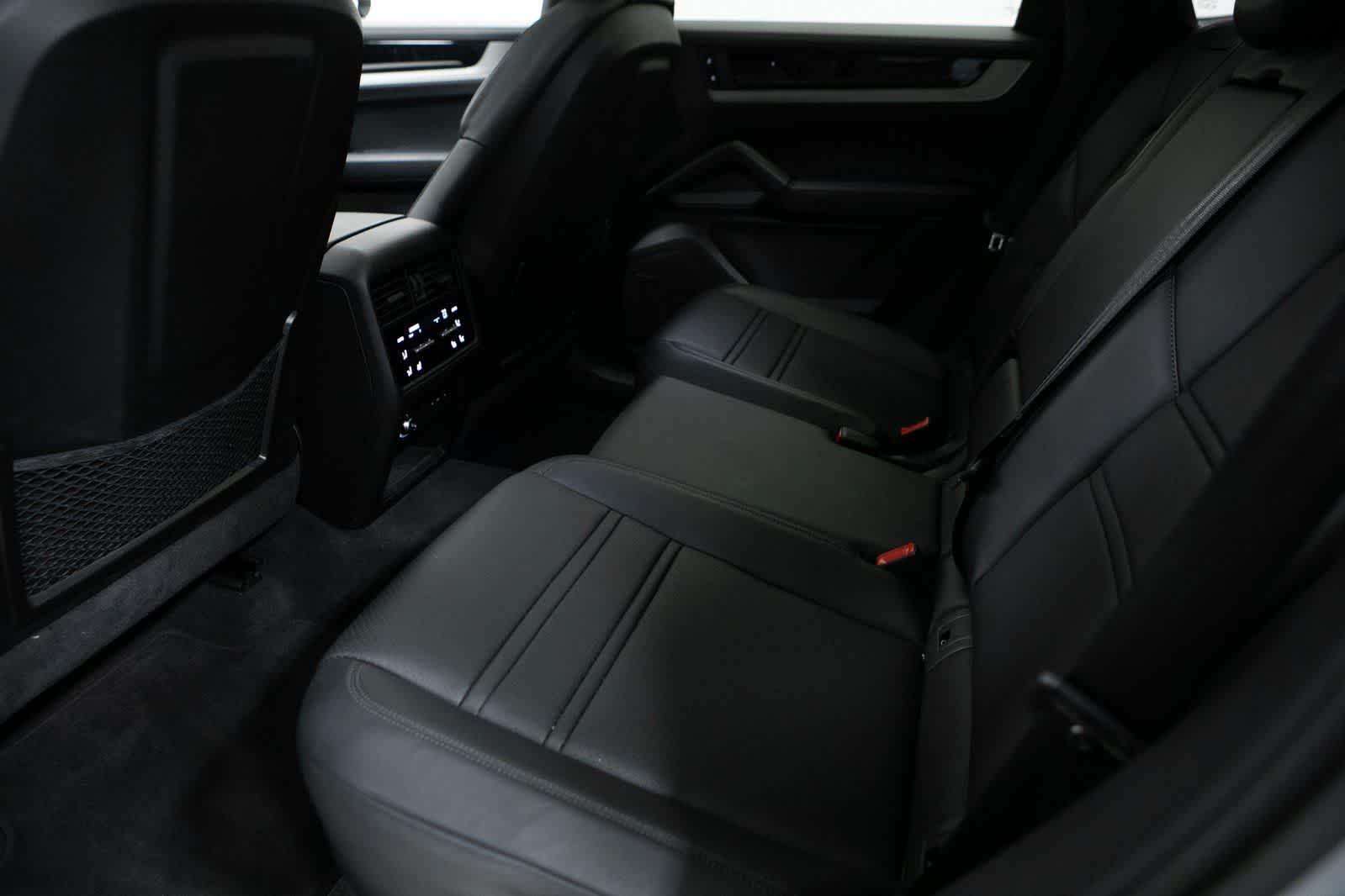 Thumbnail: 2025 Porsche Cayenne - 29