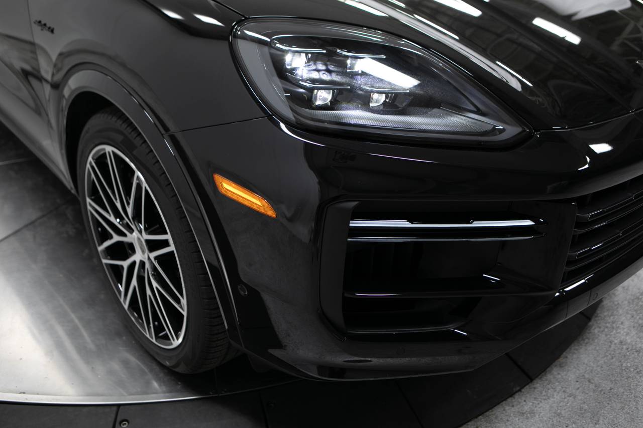 Thumbnail: 2025 Porsche  - 12