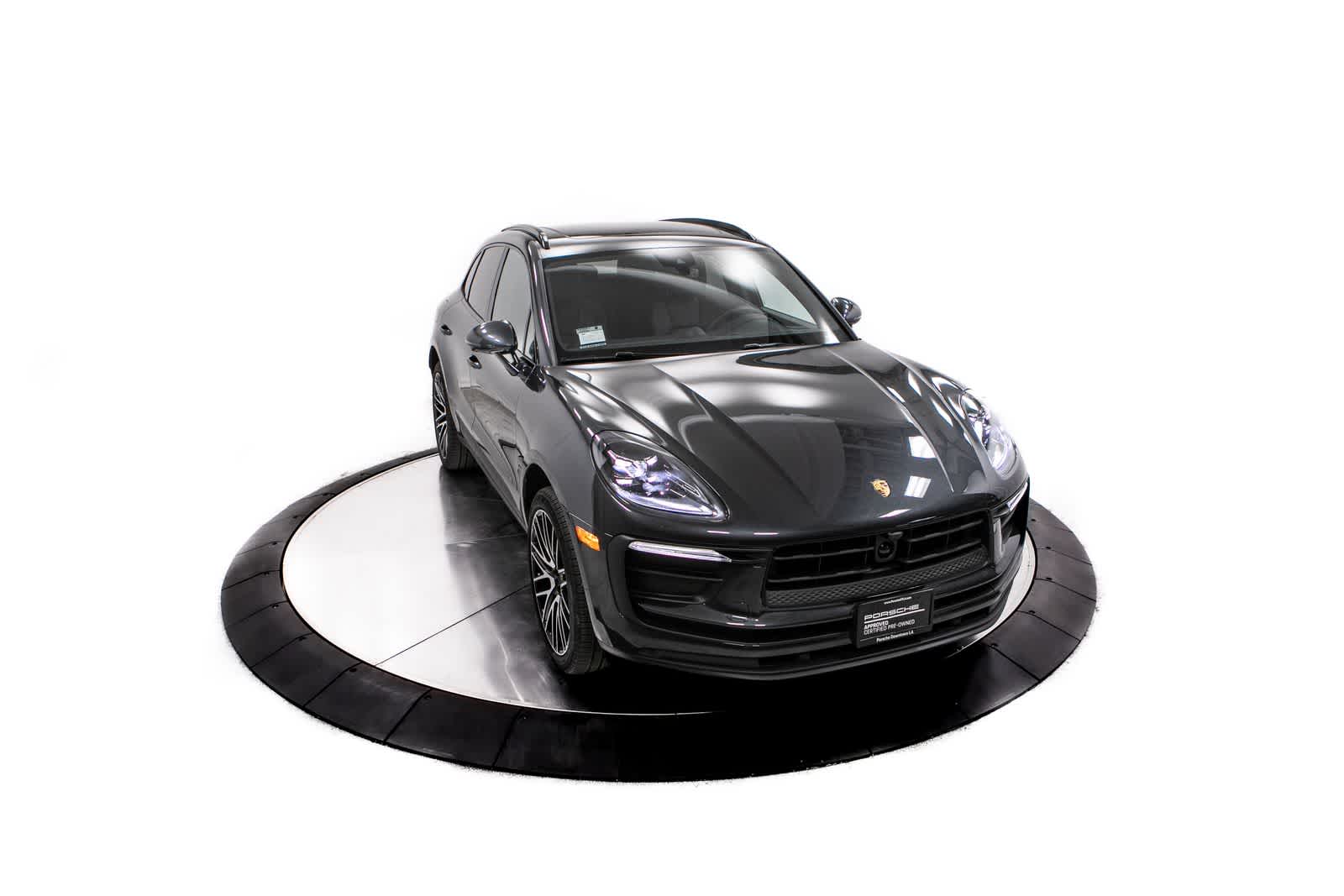 Thumbnail: 2026 Porsche Macan - 22