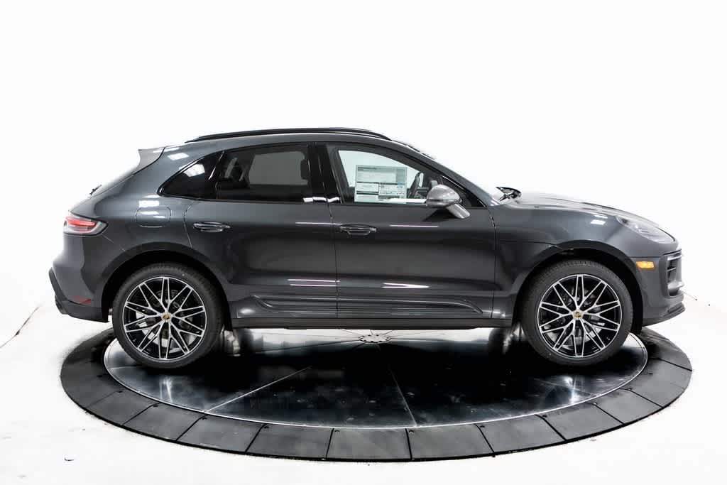 Thumbnail: 2025 Porsche Macan - 8