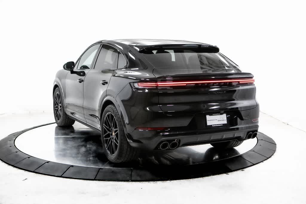Thumbnail: 2025 Porsche  - 3
