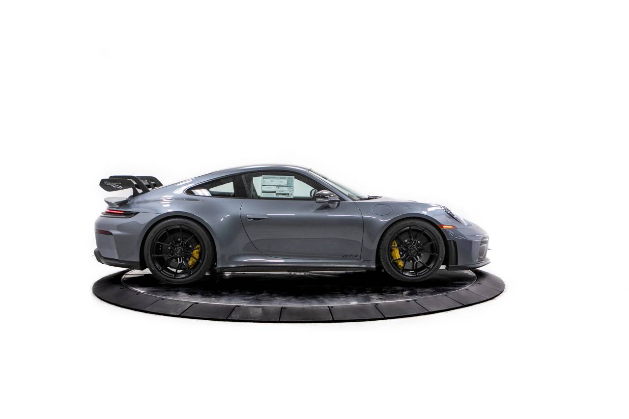 Thumbnail: 2026 Porsche 911 - 8