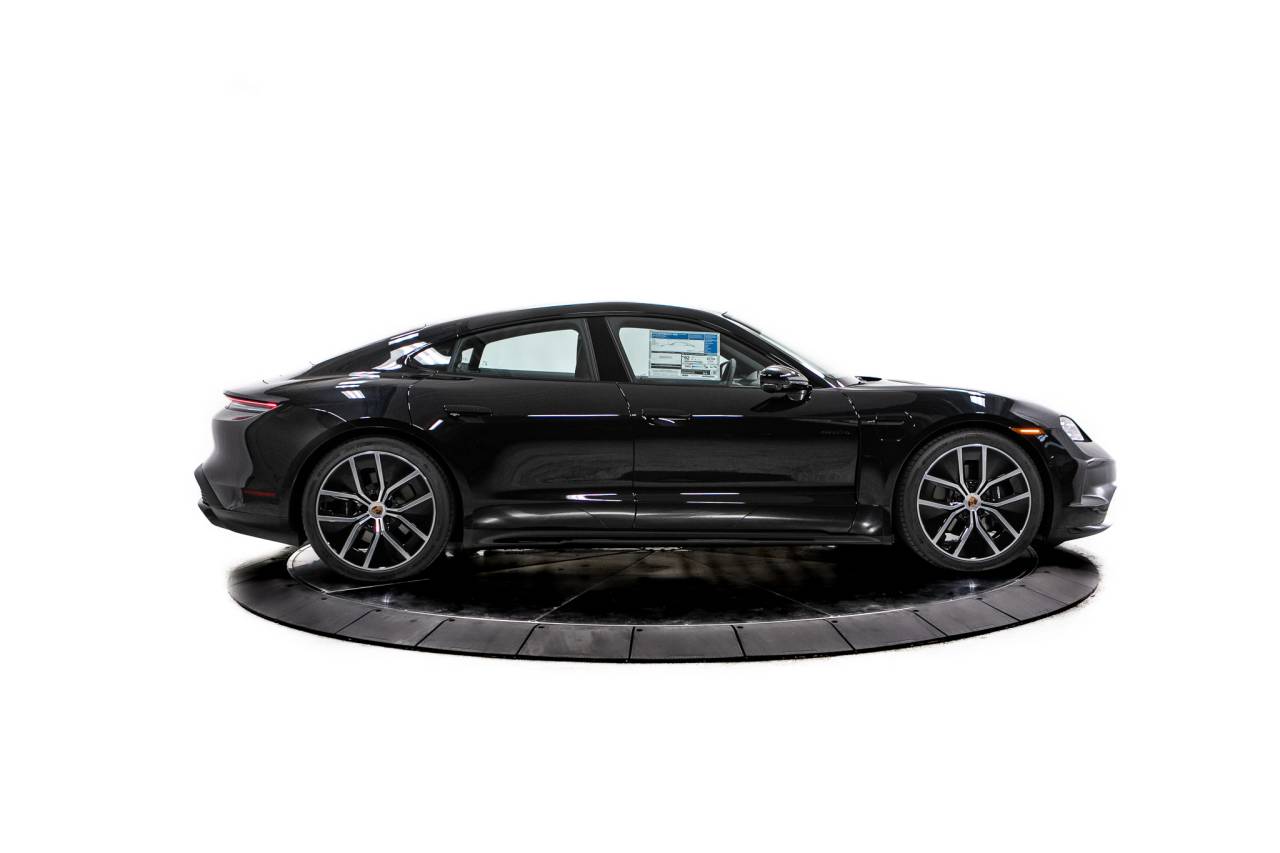 Thumbnail: 2026 Porsche Taycan - 8