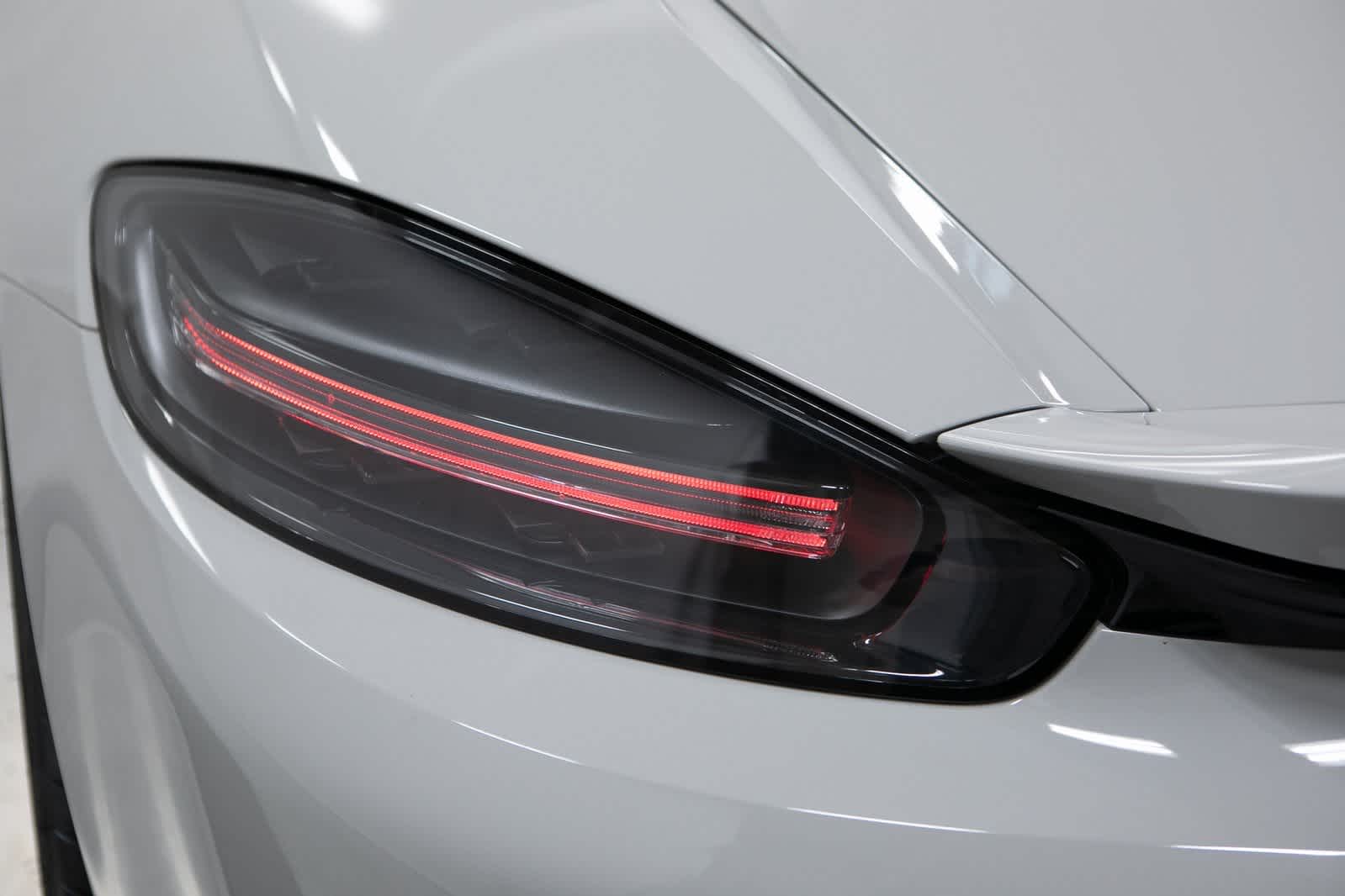 Thumbnail: 2022 Porsche  - 31