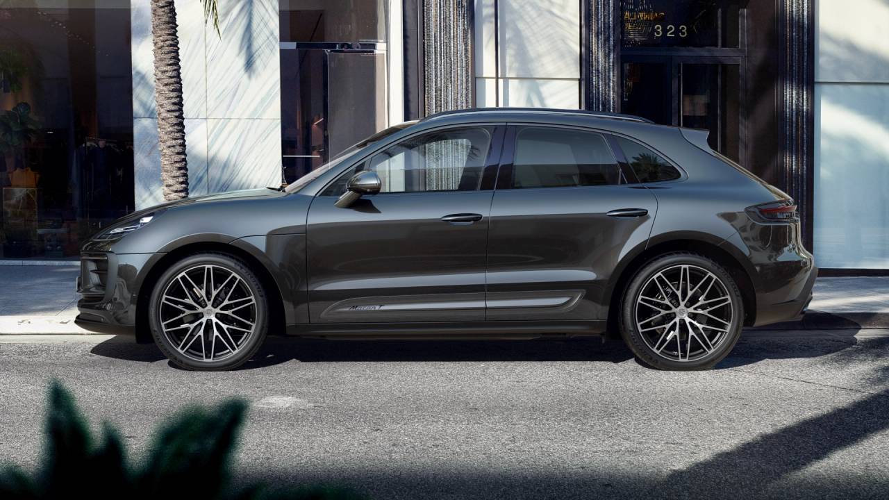 Thumbnail: 2026 Porsche Macan - 2