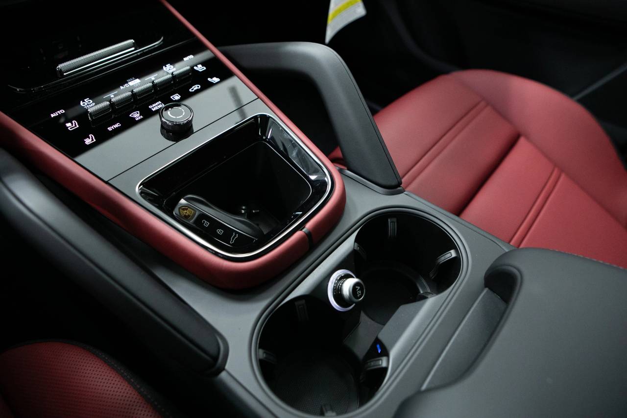 Thumbnail: 2026 Porsche  - 33