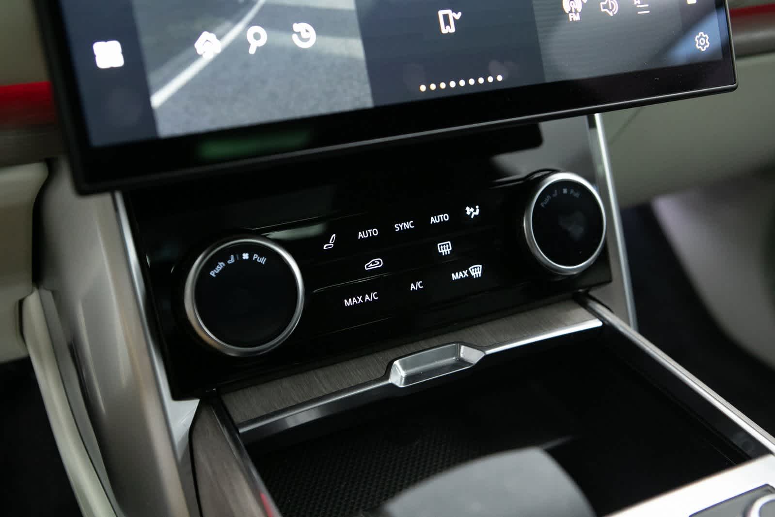 Thumbnail: 2023 Land Rover Range Rover - 19