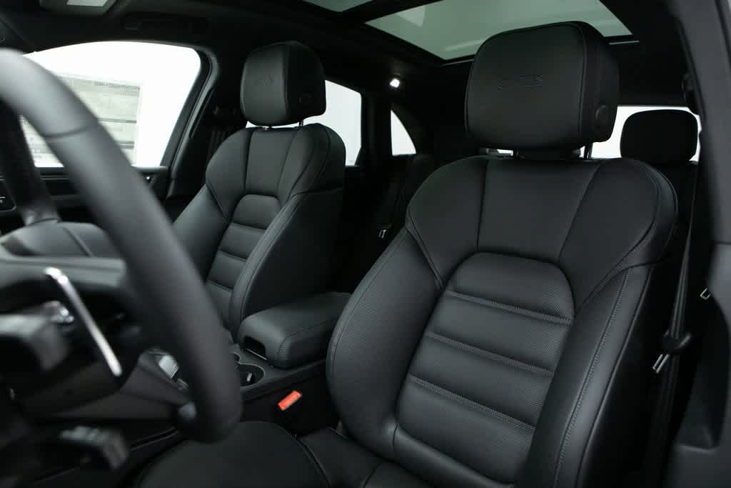 Thumbnail: 2025 Porsche Macan - 5