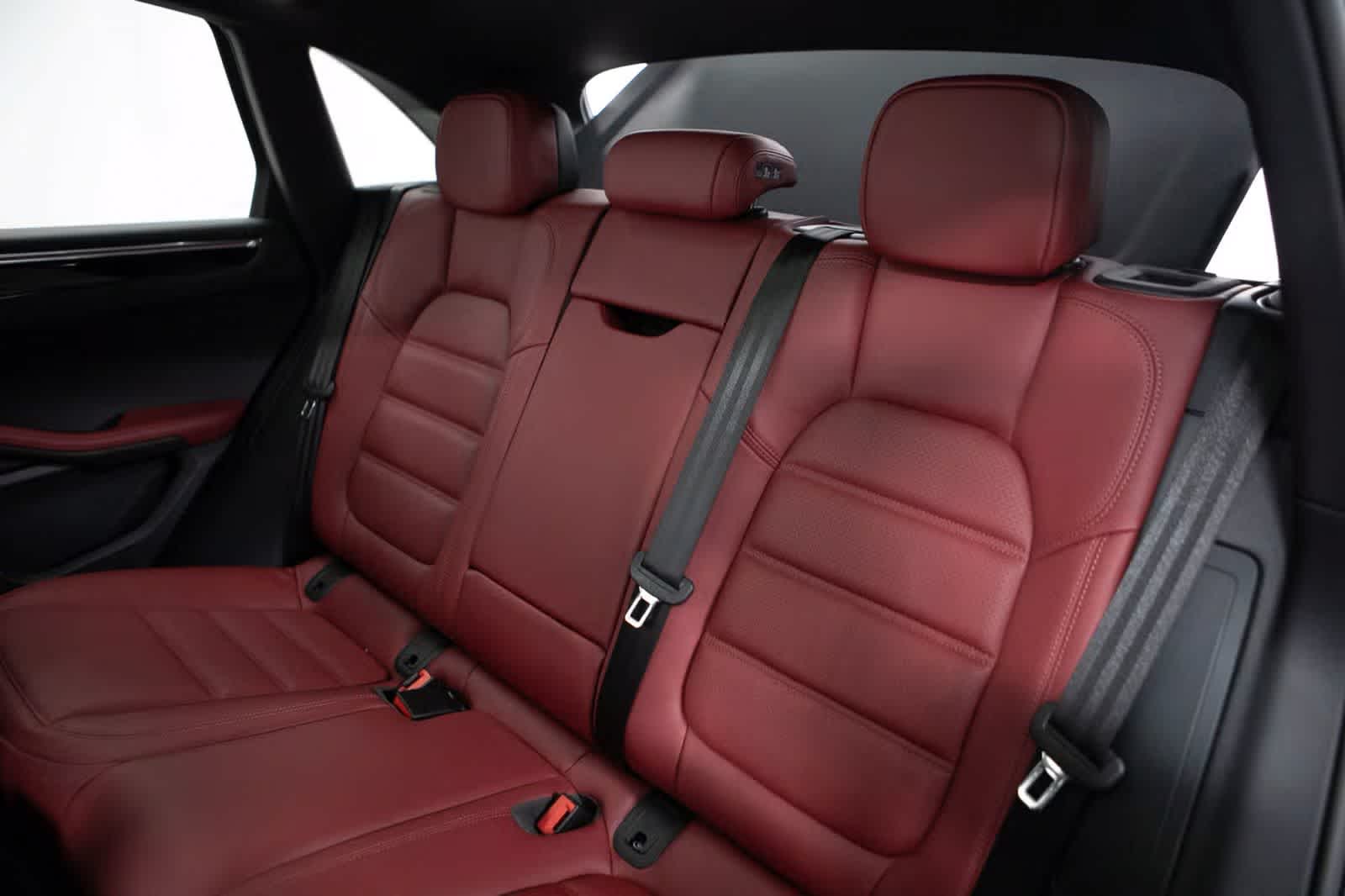 Thumbnail: 2026 Porsche Macan - 36