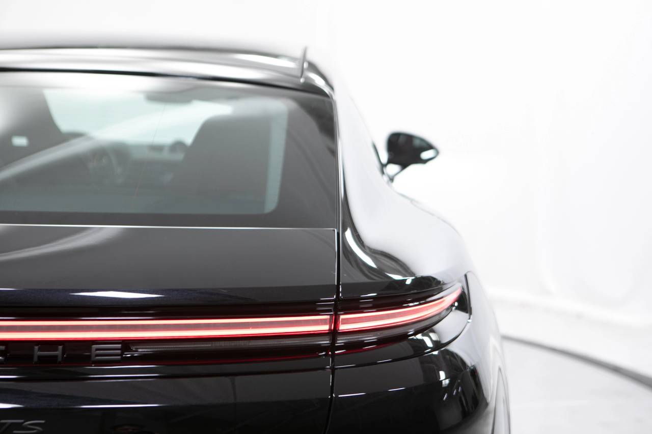 Thumbnail: 2026 Porsche Panamera - 18