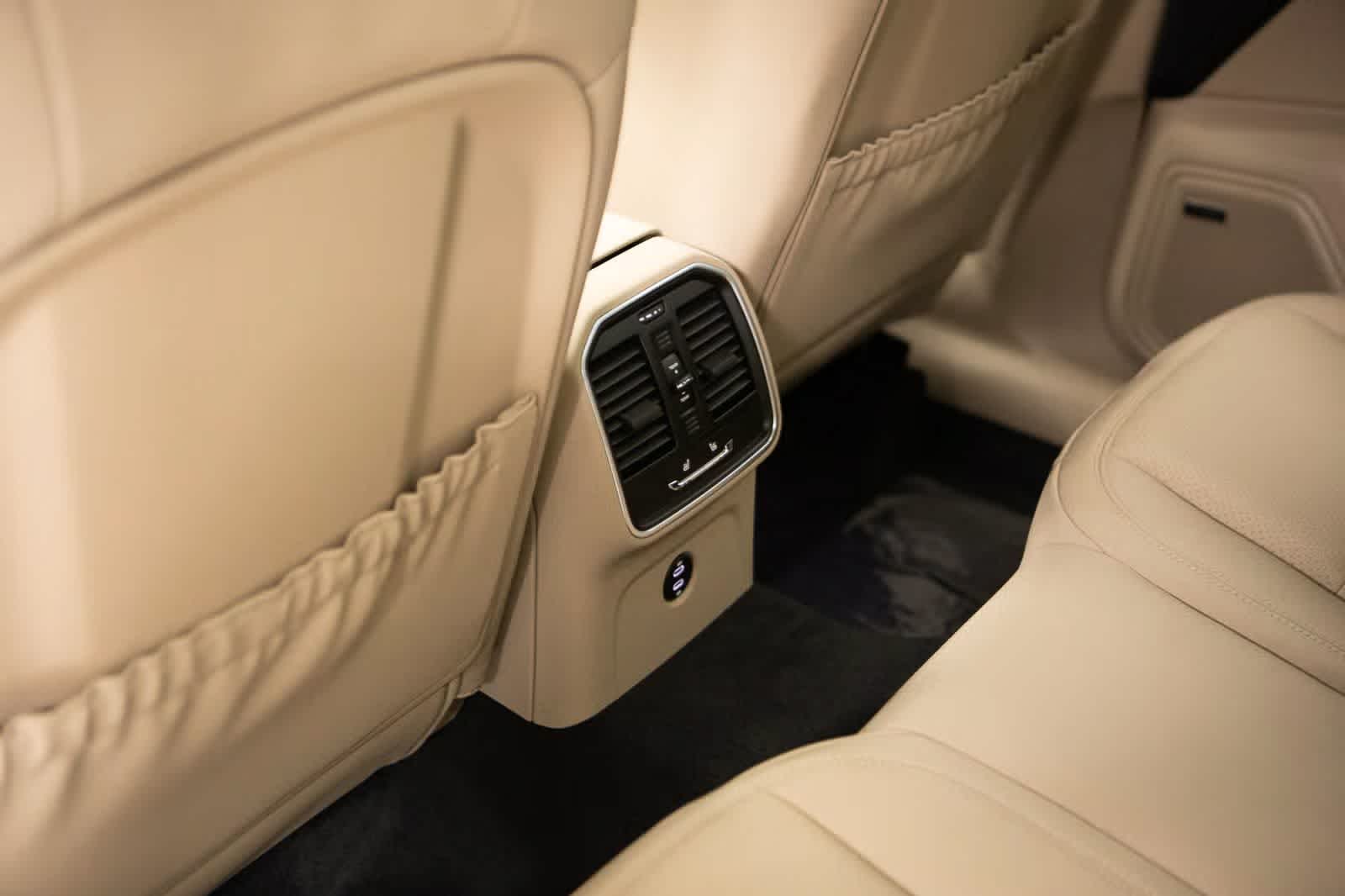 Thumbnail: 2026 Porsche Macan - 37