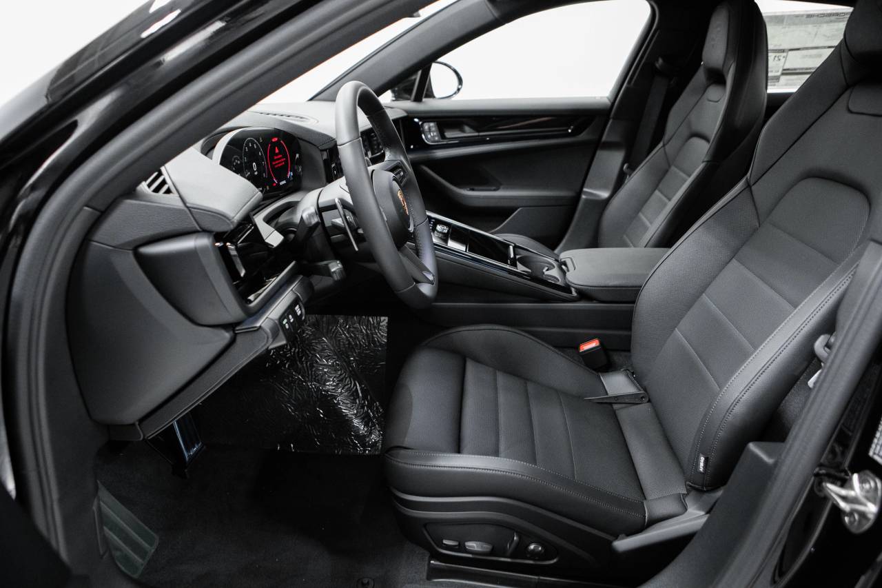 Thumbnail: 2026 Porsche Panamera - 22