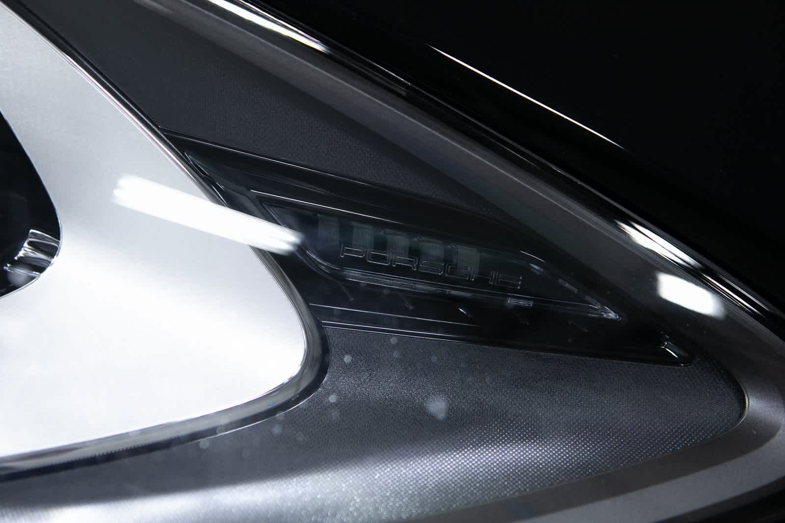 Thumbnail: 2022 Porsche Cayenne - 33