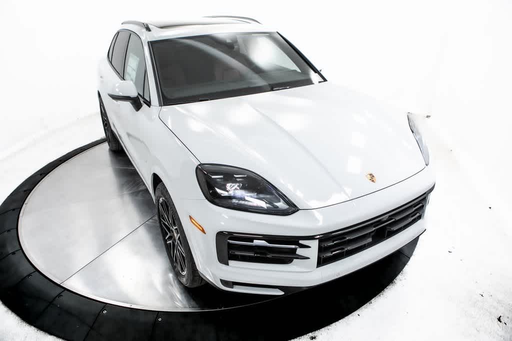 Thumbnail: 2025 Porsche Cayenne - 39
