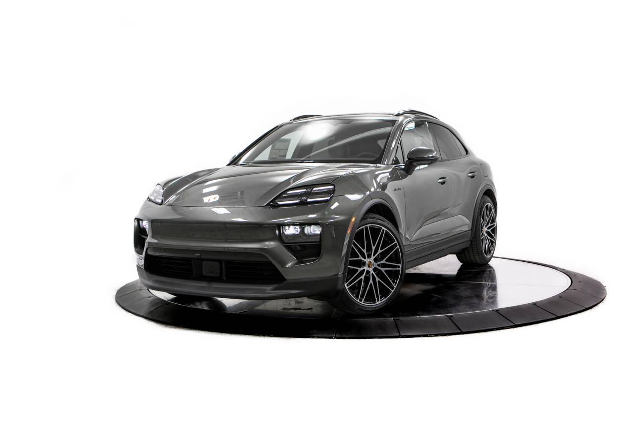 Thumbnail: 2026 Porsche Macan - 1