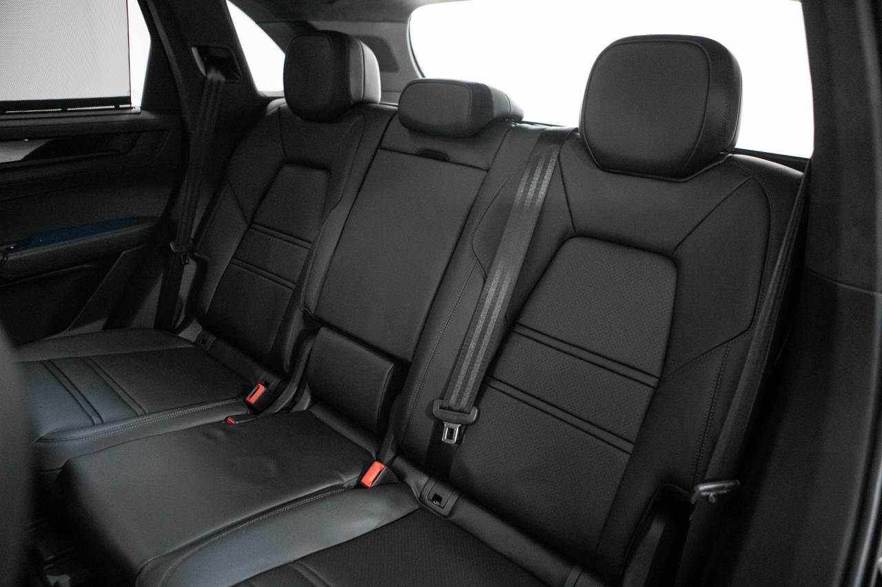 Thumbnail: 2026 Porsche Cayenne - 38