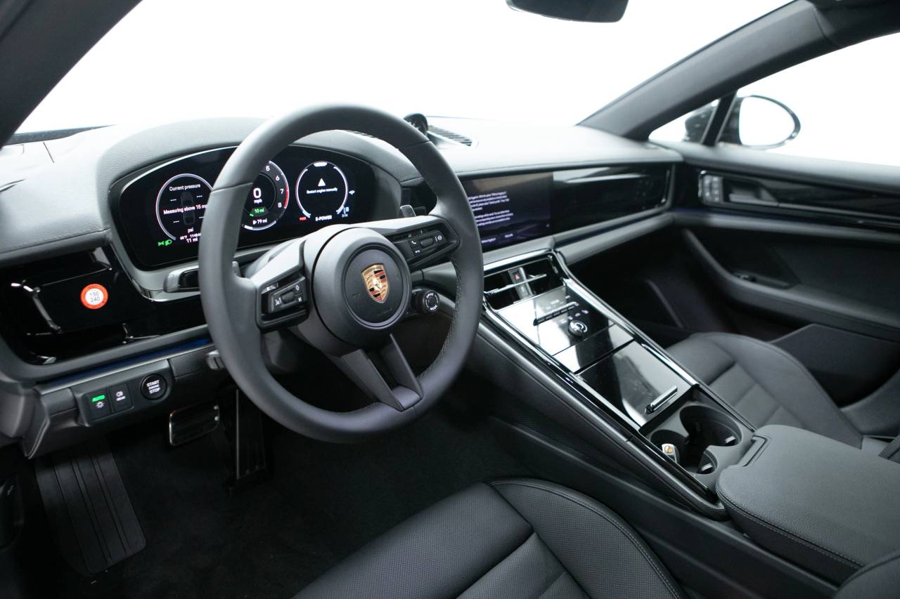 Thumbnail: 2026 Porsche Panamera - 4