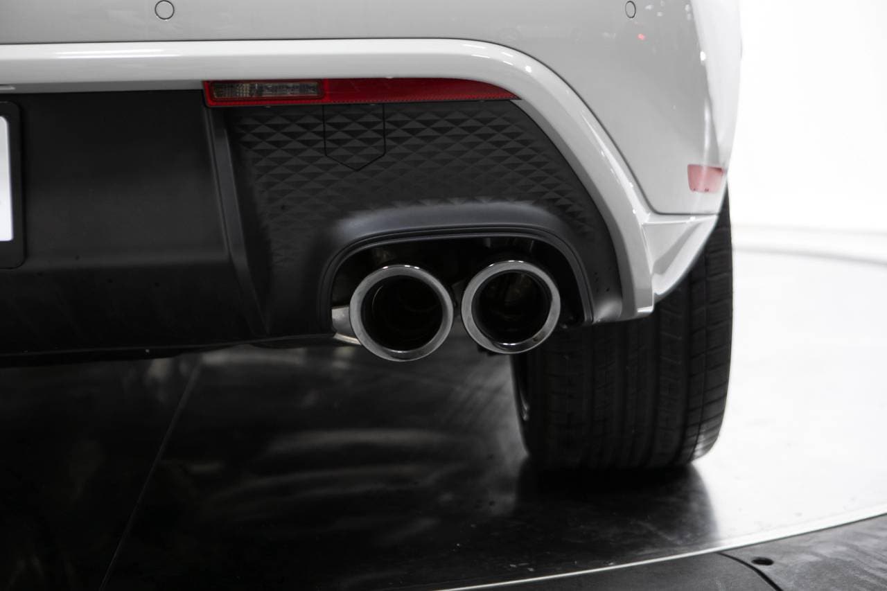 Thumbnail: 2026 Porsche Macan - 17