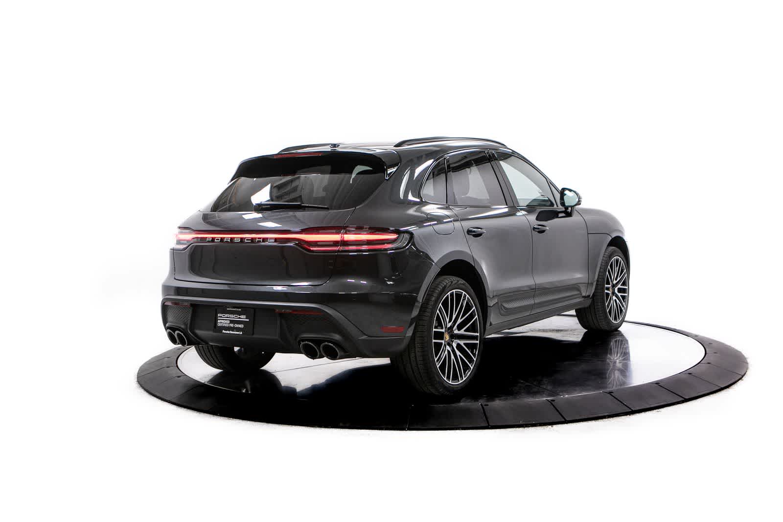 Thumbnail: 2026 Porsche Macan - 7