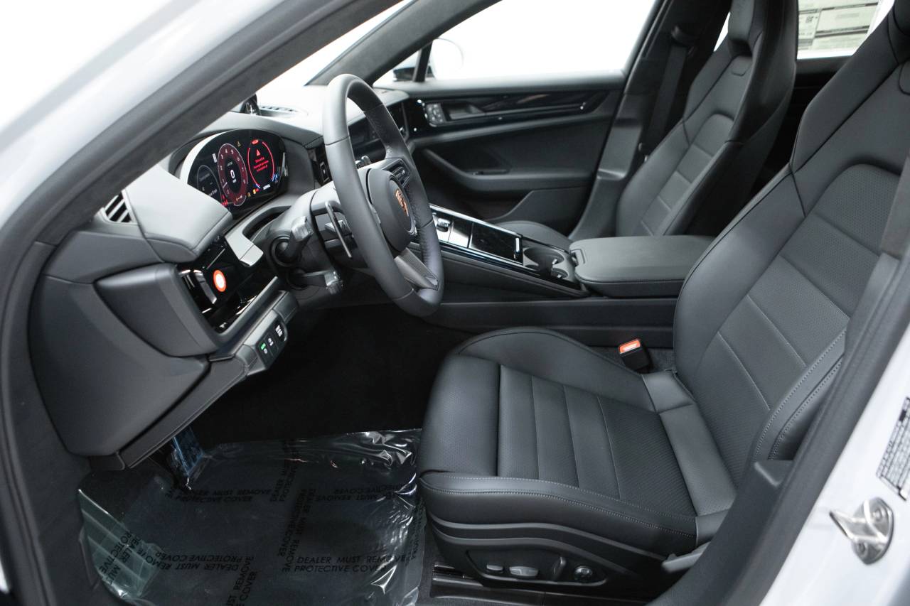 Thumbnail: 2026 Porsche Panamera - 23