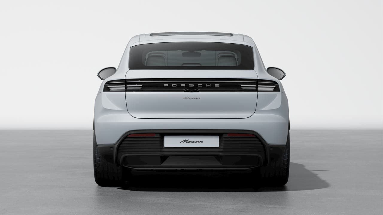 Thumbnail: 2026 Porsche Macan - 7
